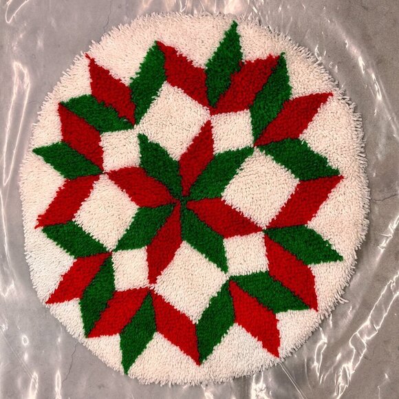 Geometric Star Tree Skirt Latch Hook Rug VTG Hook Yarn Rug Tree Skirt - Picture 1 of 11